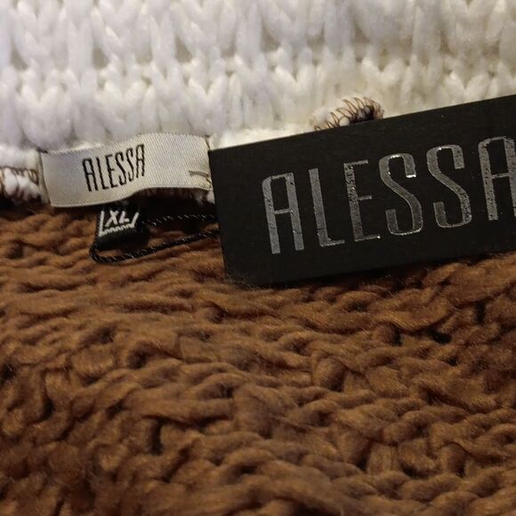 NWT Alessa Crochet Oversized Convertibles Sweater. - Picture 8 of 12